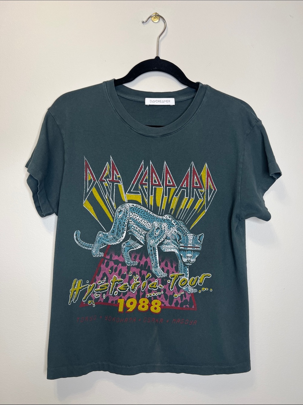 DAYDREAMER Def Leppard Japan 1988 Hysteria Tour Graphic Print Tee size Small - Picture 2 of 10